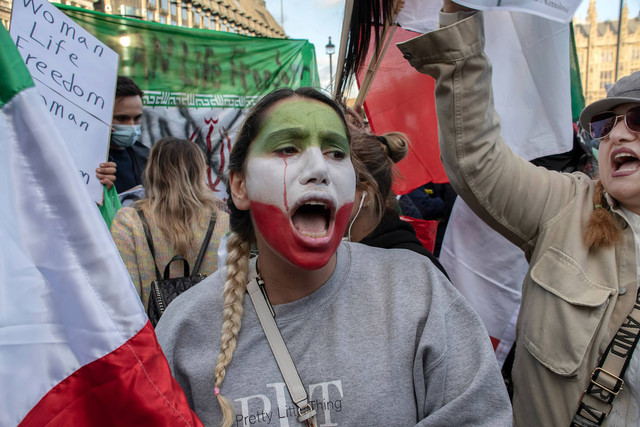 Ilustrasi perempuan Iran. Foto: Koca Vehbi/Shutterstock