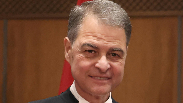 Ketua House of Commons Anthony Rota pada upacara penandatanganan dengan Presiden Ukraina Volodymyr Zelensky, di Parliament Hill di Ottawa, Kanada, pada 22 September 2023. Foto: Patrick Doyle / POOL / AFP