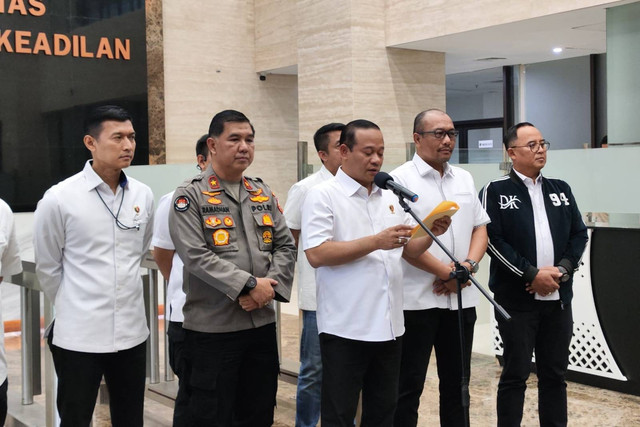 Jumpa pers pengungkapan kasus match fixing Liga 2 di Bareskrim Polri, Rabu (27/9/2023).  Foto: Jonathan Devin/kumparan