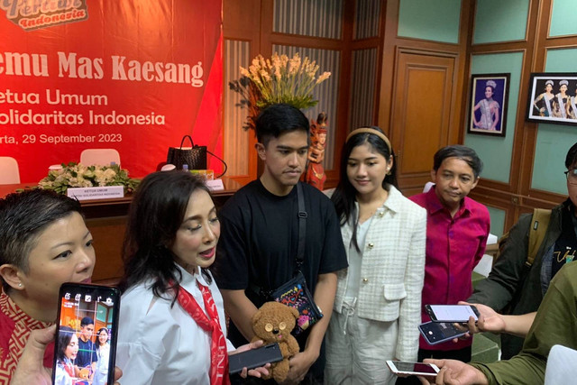 Ketum PSI Kaesang Pangarep bersilaturahmi dengan Relawan Jokowi, Pertiwi Indonesia di Gedung Mustika Ratu, Jakarta, Jumat (29/9/2023). Foto: Luthfi Humam/kumparan