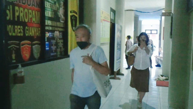 Pemilik Ayuterra Resort Ubud Vincent Juwono diperiksa sebagai tersangka di Polres Gianyar, Jumat (29/9). Dok: Denita BR Matondang/kumparan