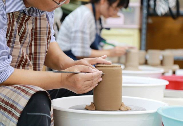 Ilustrasi Tujuan Mengembangkan Ide dan Peluang Usaha pada Produk Kerajinan Tangan. Sumber: Pixabay/jashmingg