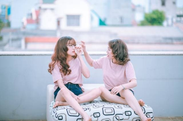 Ilustrasi cara agar teman tidak menjauhi kita, sumber foto: Pixabay by pexels.com