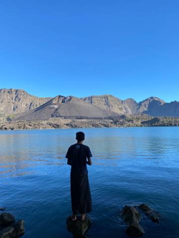 View gunung Anak Baru Jari saat memancing (Sumber : Pribadi, Minggu 24/7/2023)
