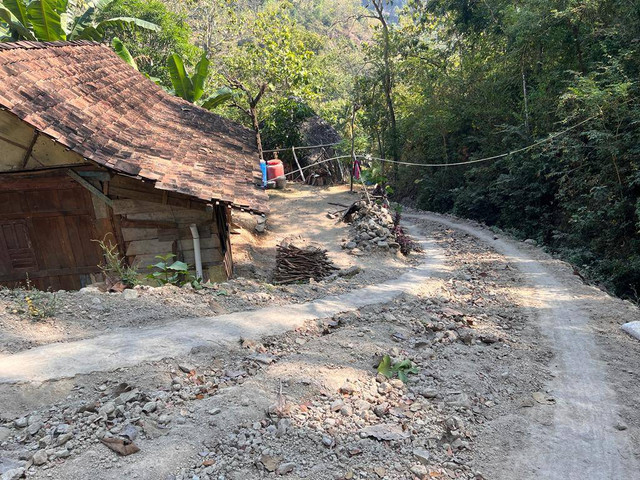 Jalan di Dusun Wunut, Sriharjo, Bantul. Foto: AR