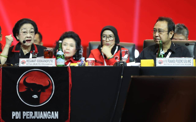 Ketua Umum PDIP Megawati Soekarnoputri memberikan sambutan saat penutupan Rakernas IV PDIP di JIExpo Kemayoran, Jakarta, Minggu (1/10/2023). Foto: PDIP