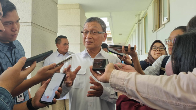 Menteri ESDM Arifin Tasrif di Kantor Kementerian ESDM, Senin (2/10/2023). Foto: Ave Airiza Gunanto/kumparan