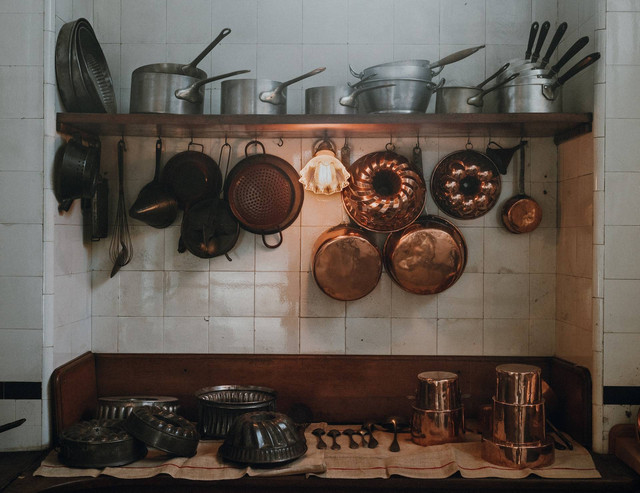 Ilustrasi Pengertian Kitchen Utensils. Sumber: Unsplash/Nicolas Gras