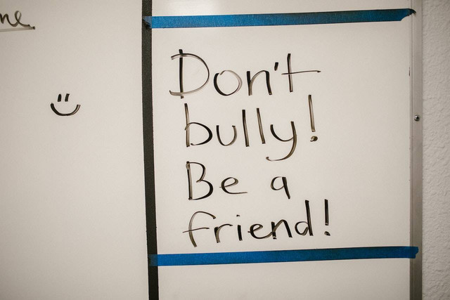 Ilustrasi Cara Mengatasi Bullying Verbal pada Anak. Sumber: Pexels.com/RDNE Stock project
