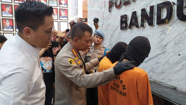 Pers rilis kasus prostitusi di Polrestabes Bandung, Senin (3/10/2023). Foto: Rachmadi Rasyad/kumparan