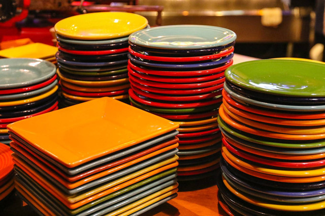 Ilustrasi Macam-Macam Alat Makan dan Minum. Sumber: Unsplash/Mick Haupt