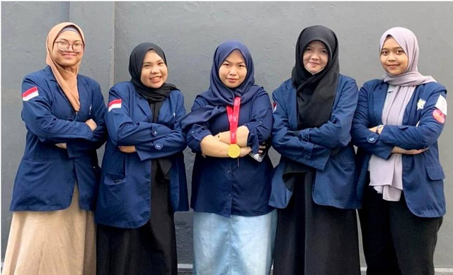 Mahasiswa UNIB Raih Medali Emas Ajang Internasional WICE 2023. Foto: Dok. unib