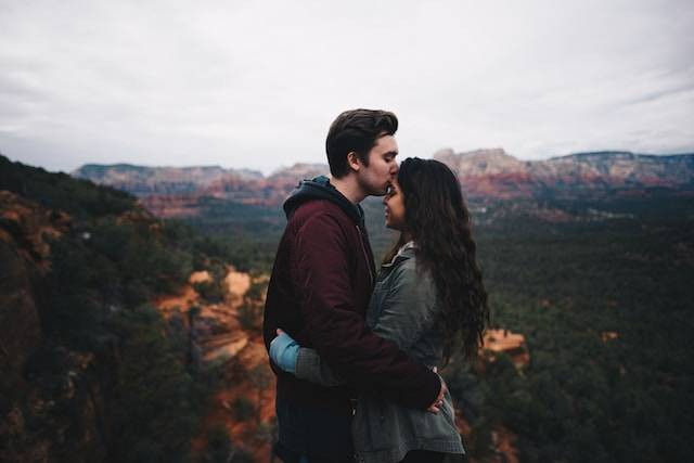 Ilustrasi caption foto pacar aesthetic. Sumber: unsplash.com/Nathan McBride