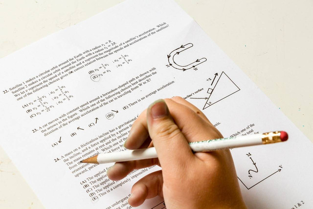 Ilustrasi contoh soal himpunan matematika. Sumber: Pixabay / tjevans