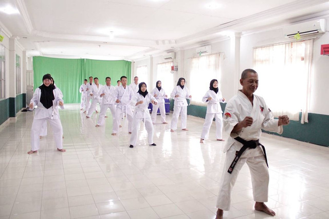 Petugas Lapas Tanjung Raja Ikuti Ujian Kenaikan Sabuk Beladiri Kempo