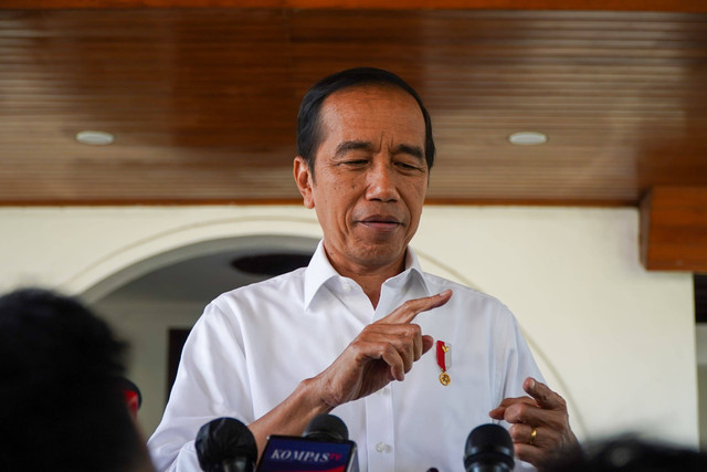 Presiden Joko Widodo memberikan keterangan terkait pengunduran diri Syahrul Yasin Limpo sebagai Menteri Pertanian. Foto: Biro Pers Sekretariat Presiden