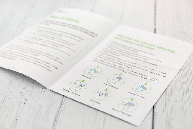 Ilustrasi Brosur Disampaikan dengan Cara Apa? Unsplash/iMattSmart