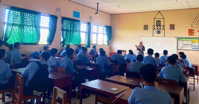 STI AISKA Buka Wawasan Karir bagi Siswa SMKN 1 Sawit [Foto: Dokumentasi Dosen STI AISKA]