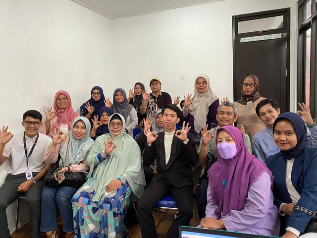 Pelatihan "Strategi UMKM Raih Cuan dengan TikTok dan Meta Ads" (06/10)