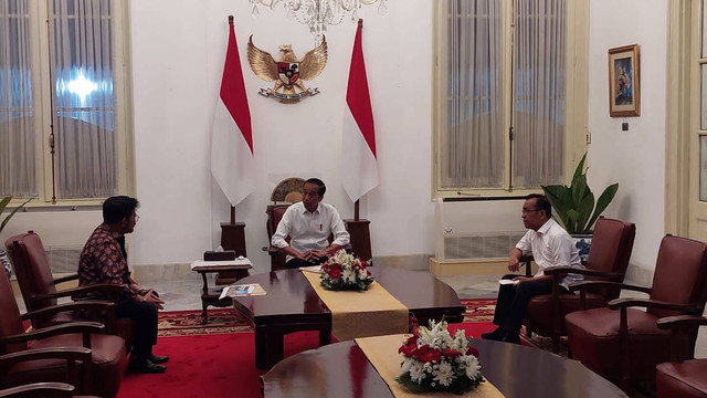 Eks Mentan Syahrul Yasin Limpo bertemu dengan Presiden Jokowi di Istana Presiden, Jakarta, Minggu (8/10/2023) malam. Foto: Dok. Istimewa