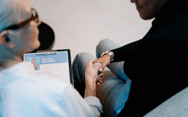 Ilustrasi Contoh CV Barista. Sumber: Pexels/Cottobro Studio