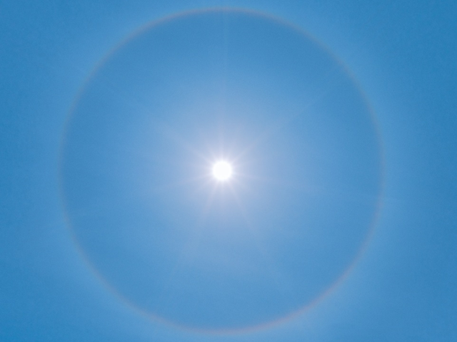 Bagaimana cahaya merambat. Foto Hanya Ilustrasi. Sumber foto: Unsplash/Grooveland Designs