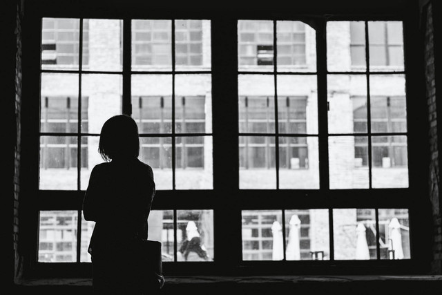 Ilustrasi deviant pelanggaran norma. Sumber foto: Unsplash