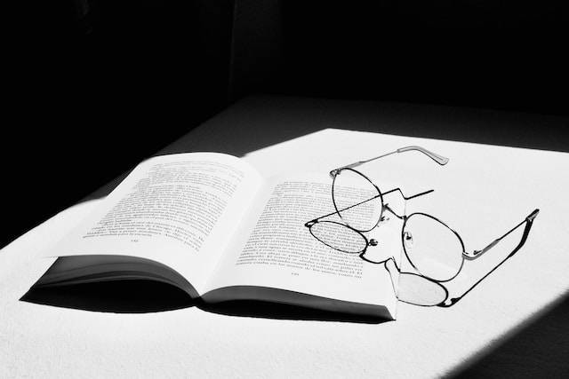 Ilustrasi Pengertian Fiil. Foto: Unsplash.com/Jocelyn Morales