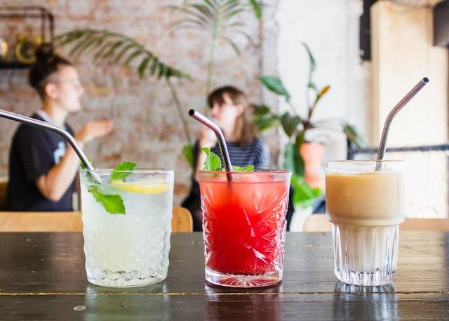 Ilustrasi minuman khas Jakarta, sumber foto: unsplash.com/Louis Hansel