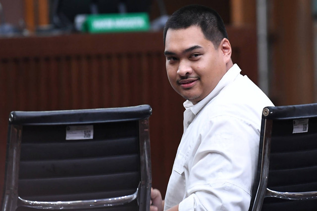 Menteri Pemuda dan Olahraga Dito Ariotedjo tiba untuk menjadi saksi dalam sidang lanjutan kasus dugaan korupsi BTS 4G di Pengadilan Tipikor, Jakarta Pusat, Rabu (11/10/2023) Foto: Sigid Kurniawan/ANTARA FOTO