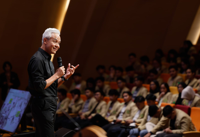 Bacapres Ganjar Pranowo dalam Kuliah Umum Peran Pemuda dalam Masa Depan Politik Indonesia di Universitas Katolik Parahyangan Bandung, Rabu (11/10/2023). Foto: Dok. Istimewa