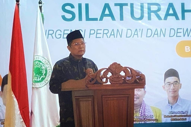 Ketua MUI Muhammad Cholil Nafis di acara "Urgensi Peran Dai Dan Dewan Kemakmuran Masjid Dalam Menjaga Ukhuwwah Di Tahun Politik" yang diselenggarakan oleh MUI Kota Bekasi, Rabu (15/10/2023). Foto: Dok. Istimewa