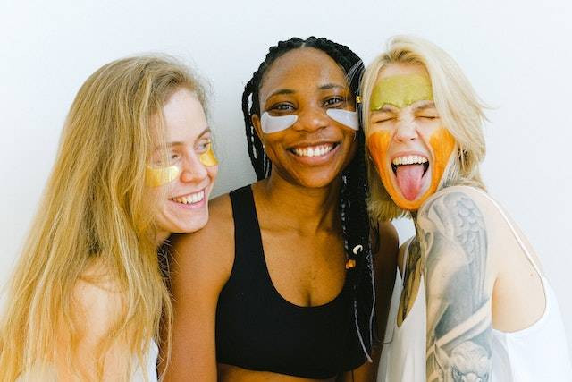 Ilustrasi Tren Skincare Generasi Z. Foto: Pexels.com/Anna Shvets