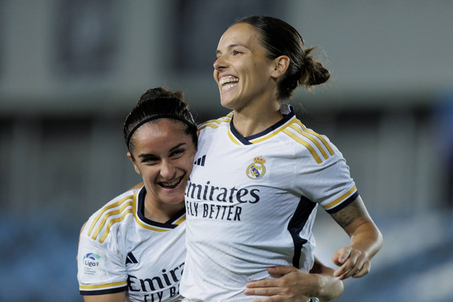 Pemain Timnas Wanita Real Madrid Claudia Zornoza merayakan gol Valerenga selama pertandingan Liga Champions Wanita UEFA Putaran 2, di stadion Alfredo Di Stefano di Madrid, Kamis (11/10/2023). Foto: Guille Martinez/AFLO via Reuters