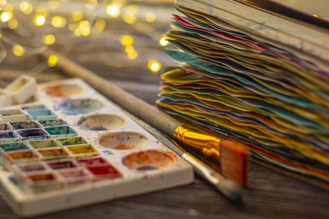  Ilustrasi Cara Membuat Warna Kulit, Foto Unsplash/Elena Mozhvilo