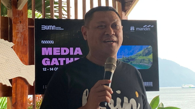 Corporate Secretary Bank Mandiri, Rudi As Aturridha, di Danau Toba.  Foto: Moh Fajri/kumparan