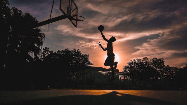 Ilustrasi Tuliskan Tujuan Permainan Bola Basket. Sumber: Unsplash/Tan kuen yuen