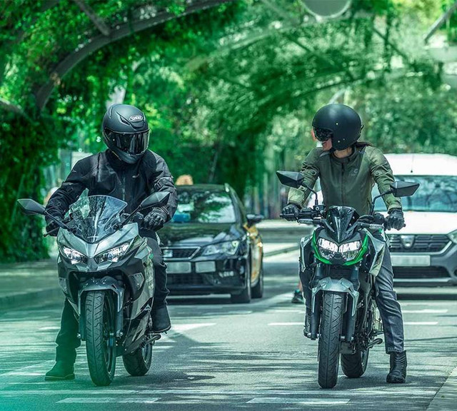 Motor listrik pertama Kawasaki, Ninja e-1 dan Z e-1 debut global. Foto: dok. Kawasaki