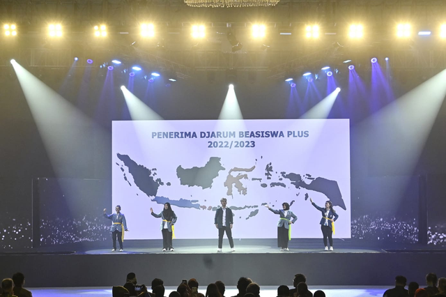 Kegiatan Nation Bulding dalam menyambut para mahasiswa penerima program Djarum Beasiswa Plus angkatan ke-38. Foto: Dok. Istimewa