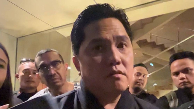 Menteri BUMN Erick Thohir saat ditemui di kawasan MH Thamrin, Jakarta Pusat pada Jumat (13/10/2023). Foto: Widya Islamiati/kumparan