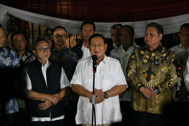 Prabowo Subianto bersama dengan para Ketua Umum Partai Koalisi Indonesia Maju (KIM). Foto: Aditia Noviansyah/kumparan