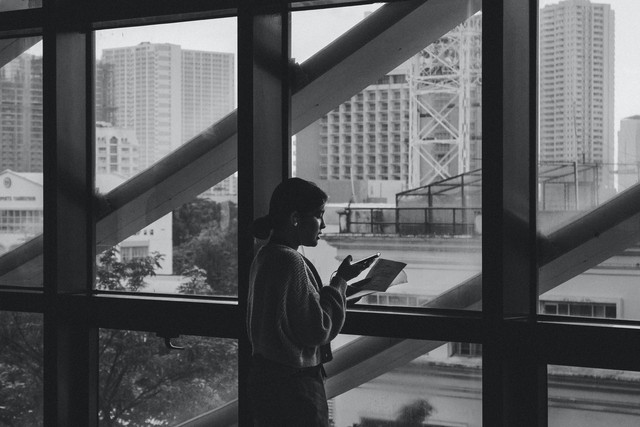 2 Cara Membeli Paket Internet Telkomsel. Foto:Pexels/Roman Castillo.