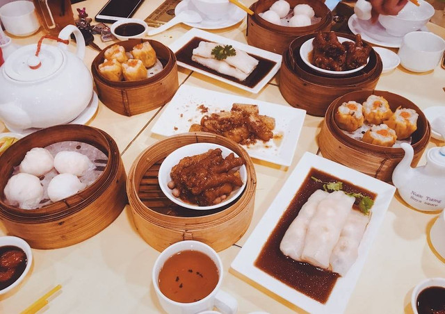 Ilustrasi Dimsum di Jakarta Selatan  Sumber Unsplash/Van Thanh