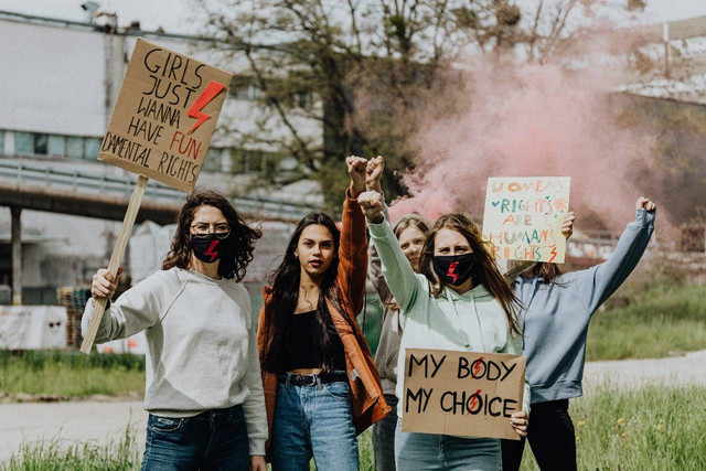 Ilustrasi demonstrasi kaum feminis. (foto: pexels.com)