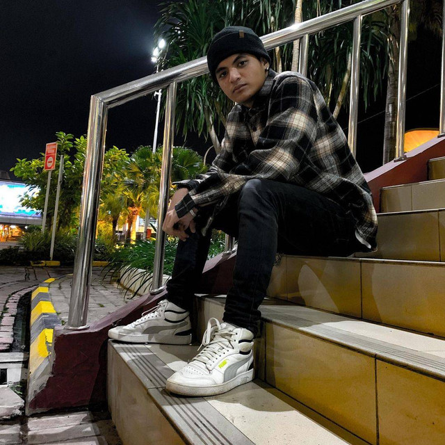 Vadel Badjideh, kekasih anak Nikita Mirzany. Foto: Instagram/@vadelbadjideh