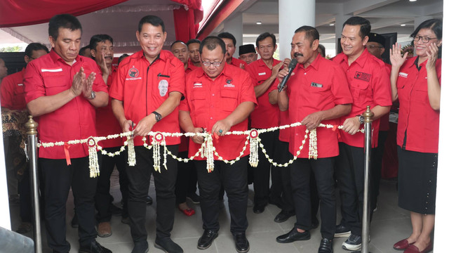 Peresmian Kantor DPC PDIP Solo, Senin (16/10/2023). Foto: Dok. Istimewa
