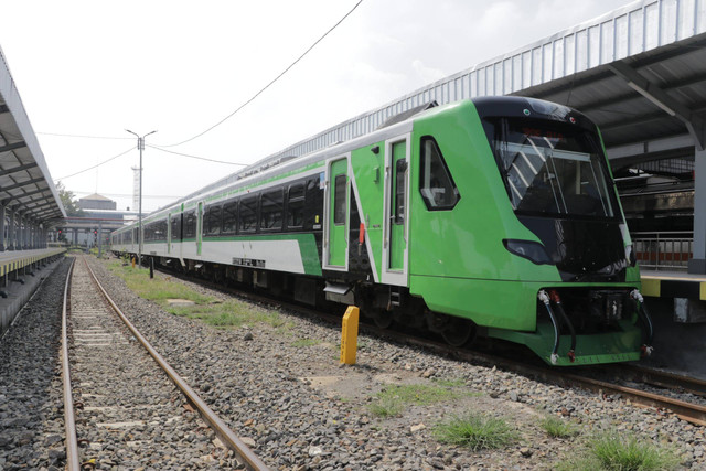 KA Feeder untuk penumpang Kereta Cepat Whoosh. Foto: KAI