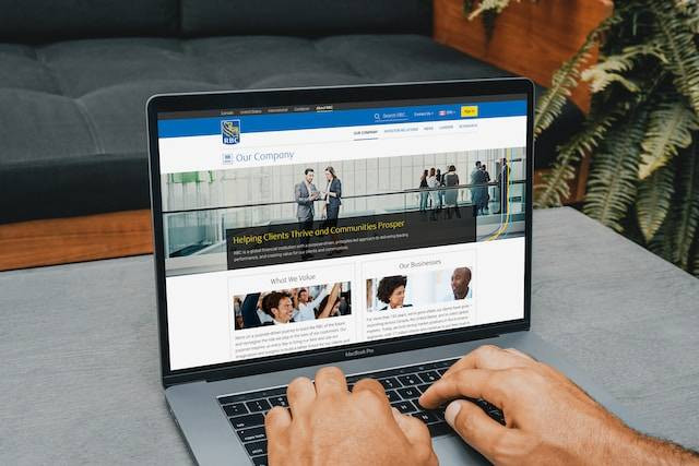 Ilustrasi PBI JKN. Foto: Unsplash