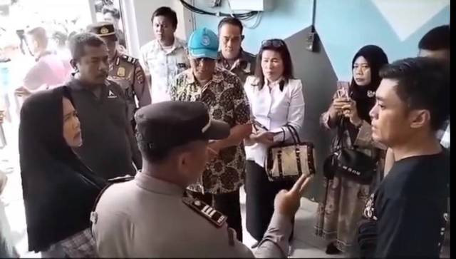 Warga di Kecamatan Tanjung Morawa, Kabupaten Deli Serdang, melakukan protes terhadap kegiatan jemaat gereja di Pergudangan Golden Star. Dok Istimewa
