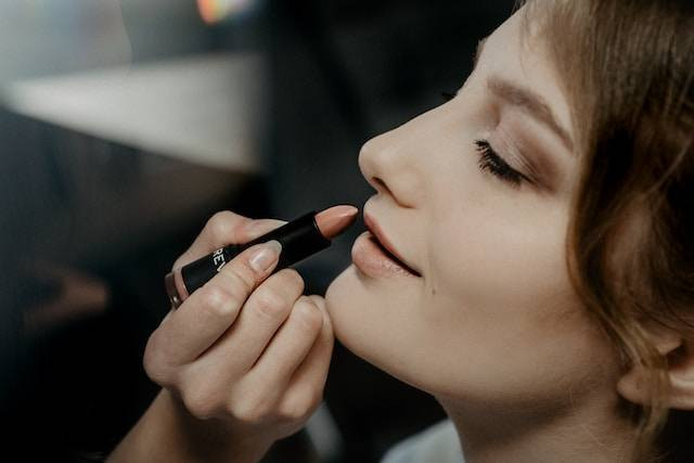 Ilustrasi Personal Grooming. Foto: dok. Unsplash/Victoria Priessnitz